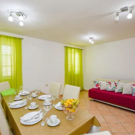 Apartman U Centru Grada * Pag Town