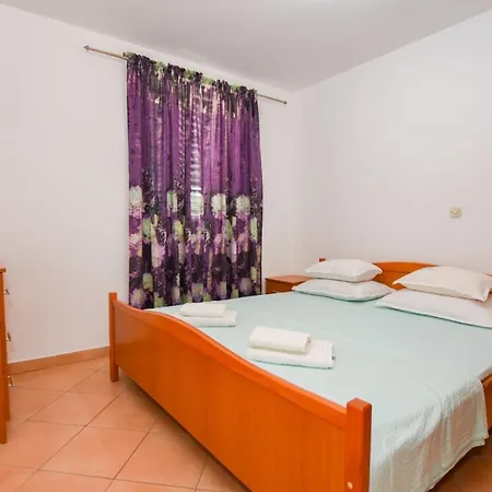 Apartment Apartman U Centru Grada *